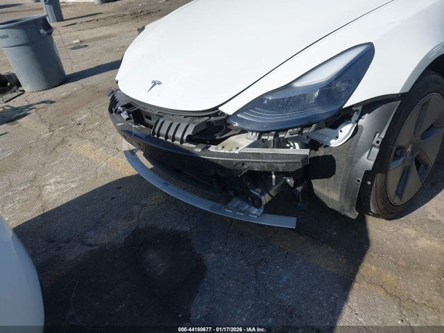 Tesla Model 3 Standard Range Plus Rear-wheel Drive 2021 5YJ3E1EA2MF069379 Image 12