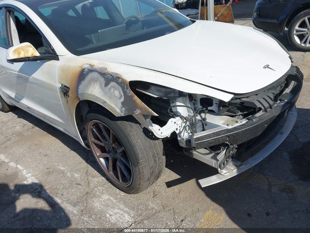 Tesla Model 3 Standard Range Plus Rear-wheel Drive 2021 5YJ3E1EA2MF069379 Image 13