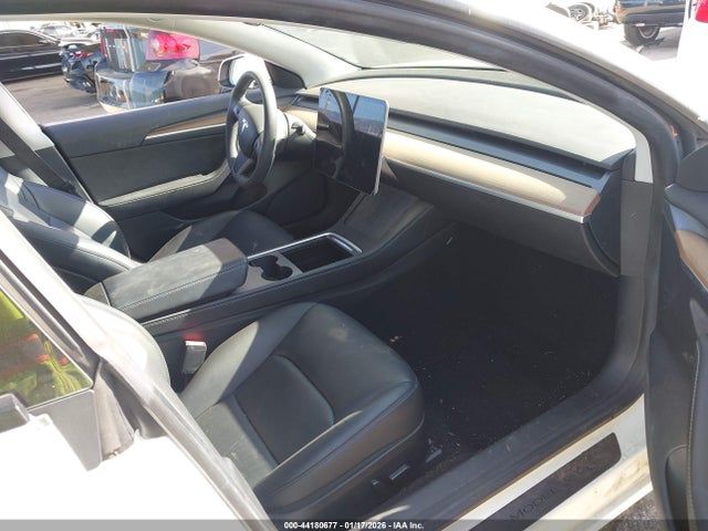 2021 TESLA MODEL 3 5YJ3E1EA2MF069379 Photo 4