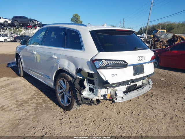2020 AUDI Q7 WA1LJAF77LD012237 Photo 2
