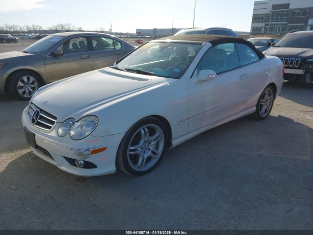 2008 MERCEDES-BENZ CLK 550 WDBTK72F98T089352 Photo 1