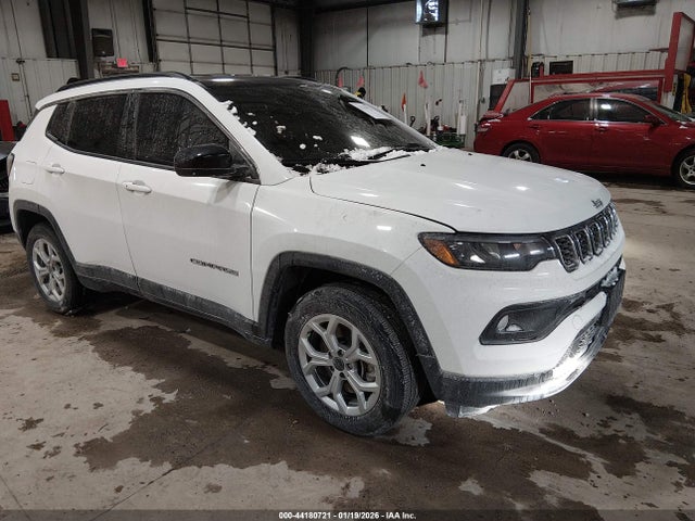 2025 Jeep Compass Latitude 4x4 მანქანა იყიდება აუქციონზე, vin: 3C4NJDBN3ST599128, აუქციონის ნომერი: 44180721
