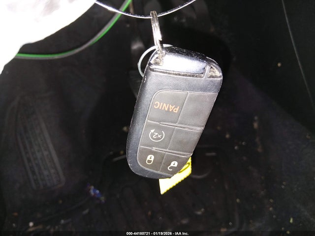 2025 Jeep Compass Latitude 4x4 მანქანა იყიდება აუქციონზე, vin: 3C4NJDBN3ST599128, აუქციონის ნომერი: 44180721