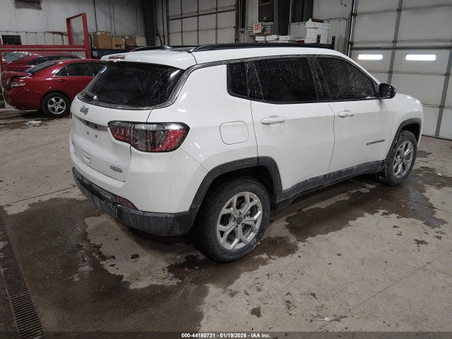 2025 Jeep Compass Latitude 4x4 მანქანა იყიდება აუქციონზე, vin: 3C4NJDBN3ST599128, აუქციონის ნომერი: 44180721