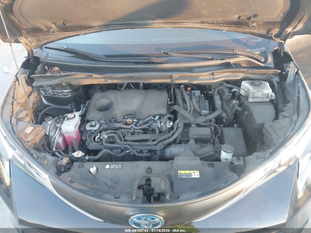 5TDKRKEC9NS123281 Toyota SIENNA LE
