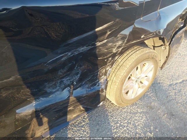 5TDKRKEC9NS123281 Toyota SIENNA LE