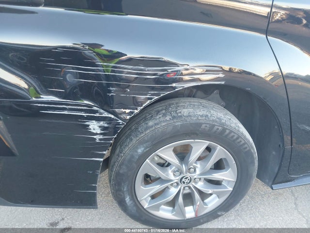 5TDKRKEC9NS123281 Toyota SIENNA LE