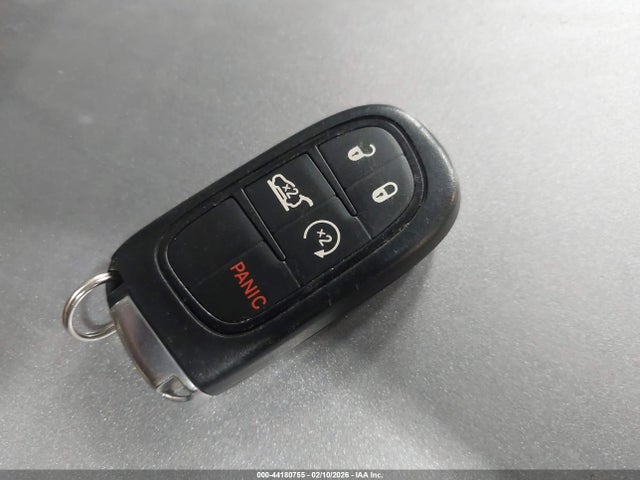 44180755 :رقم المزاد ، 1C4PJMLB1KD310847 vin ، 2019 Jeep Cherokee Latitude Plus 4x4 مزاد بيع