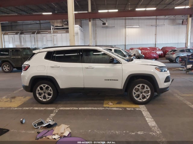 Jeep Compass Latitude 4x4 2025 3C4NJDBN5ST533678 Image 13