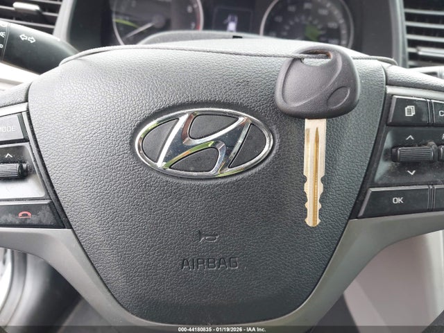 KMHD84LF3JU584305 Hyundai ELANTRA SEL