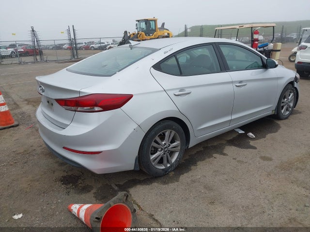 KMHD84LF3JU584305 Hyundai ELANTRA SEL