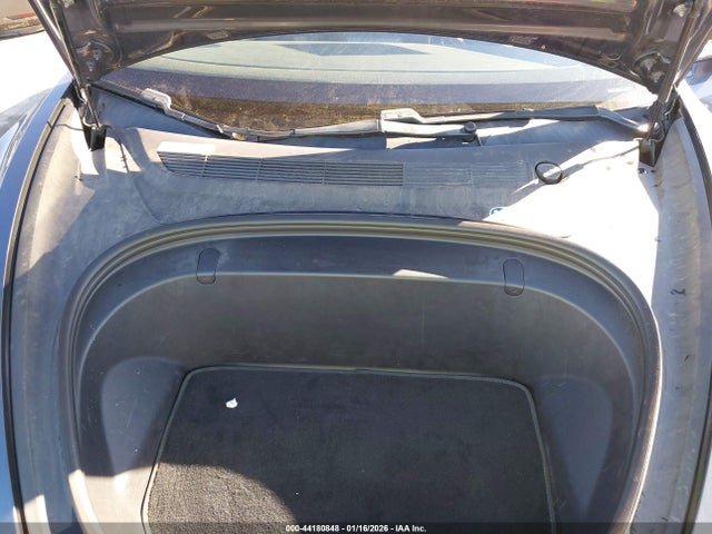 44180848 :رقم المزاد ، 5YJ3E1EAXJF012780 vin ، 2018 Tesla Model 3 Long Range/mid Range مزاد بيع