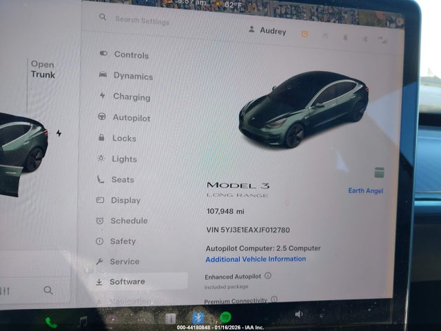 44180848 :رقم المزاد ، 5YJ3E1EAXJF012780 vin ، 2018 Tesla Model 3 Long Range/mid Range مزاد بيع