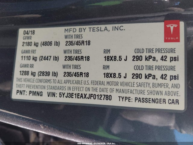 44180848 :رقم المزاد ، 5YJ3E1EAXJF012780 vin ، 2018 Tesla Model 3 Long Range/mid Range مزاد بيع