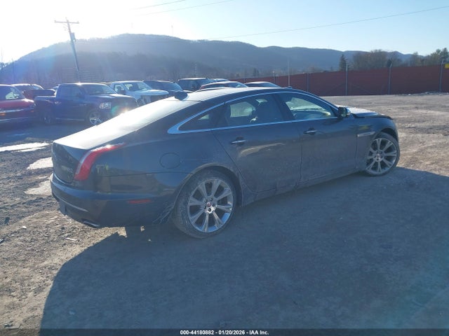 2019 JAGUAR XJ SAJWJ2GD0K8W21031 Photo 3
