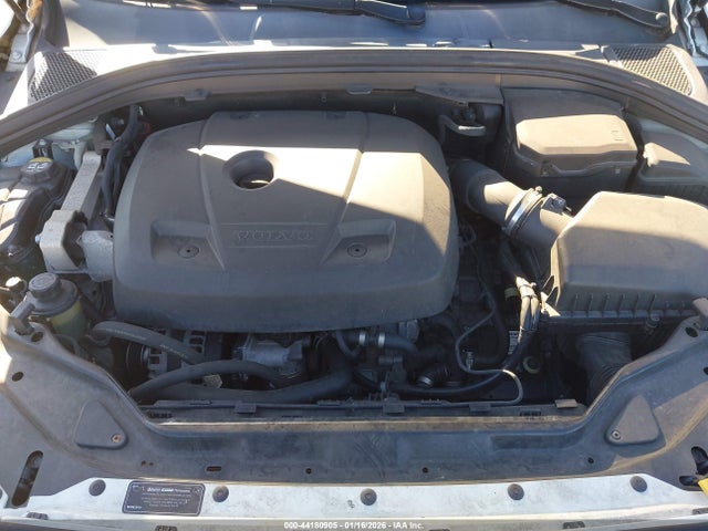 2017 VOLVO XC60 YV440MRU1H2154678 Photo 9