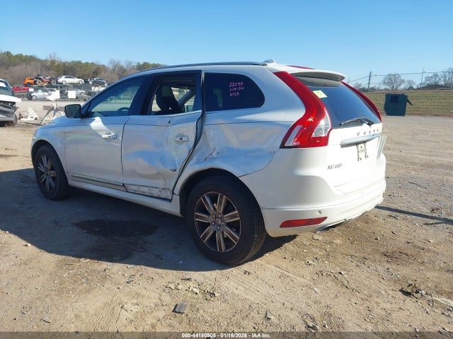 2017 VOLVO XC60 YV440MRU1H2154678 Photo 2
