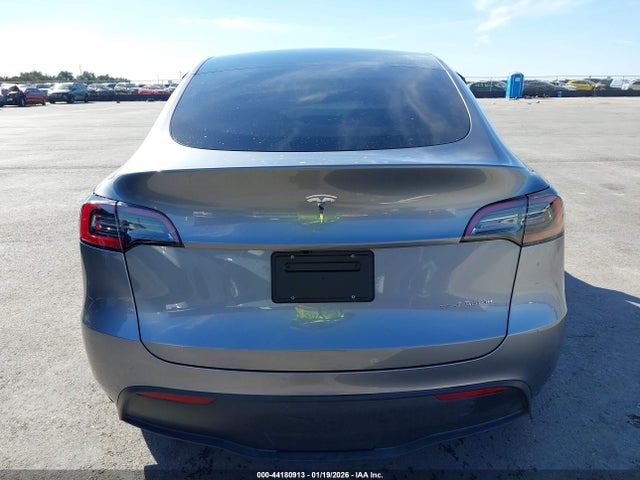 Продаж на аукціоні авто 2024 Tesla Model Y Long Range Dual Motor All-wheel Drive, vin: 7SAYGAEE2RF197246, номер лоту: 44180913