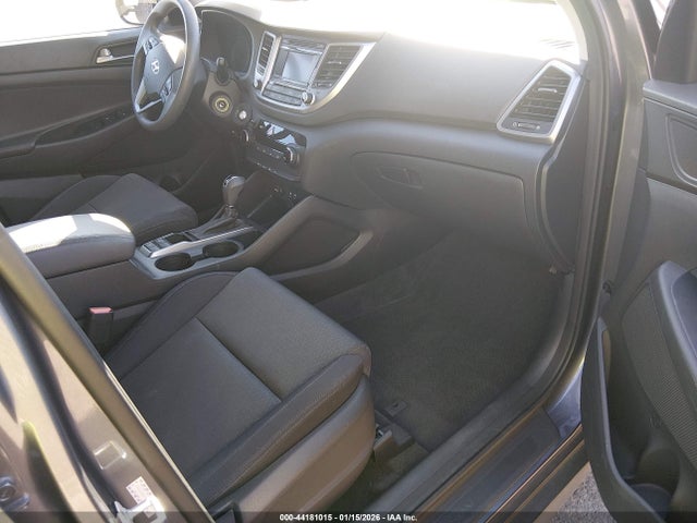 KM8J23A45GU158866 Hyundai TUCSON SE