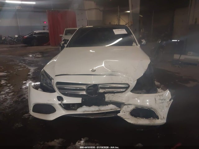 Продажа на аукционе авто 2015 Mercedes-benz C 300 Luxury 4matic, vin: 55SWF4KB9FU038737, номер лота: 44181035