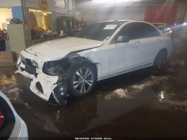 Продажа на аукционе авто 2015 Mercedes-benz C 300 Luxury 4matic, vin: 55SWF4KB9FU038737, номер лота: 44181035