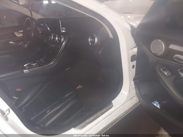 Продажа на аукционе авто 2015 Mercedes-benz C 300 Luxury 4matic, vin: 55SWF4KB9FU038737, номер лота: 44181035