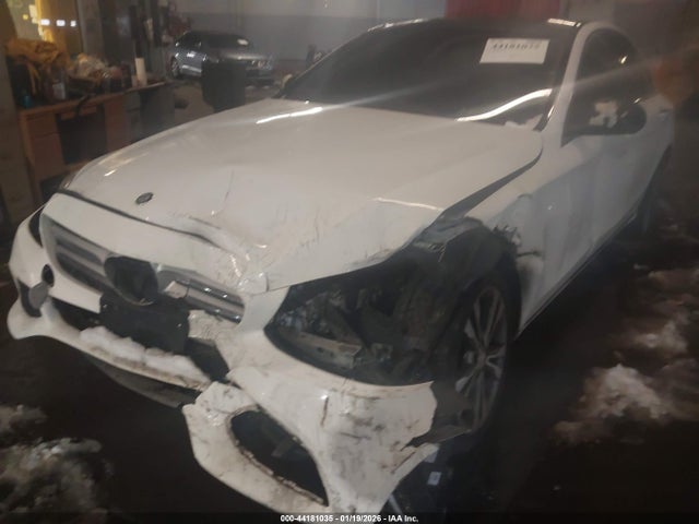 Продажа на аукционе авто 2015 Mercedes-benz C 300 Luxury 4matic, vin: 55SWF4KB9FU038737, номер лота: 44181035