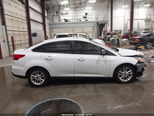 Ford FOCUS SE 2018 1FADP3F26JL324180 Image 13
