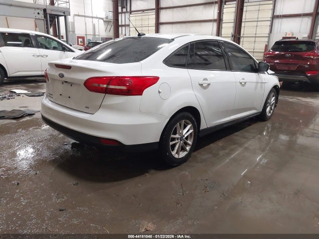Ford FOCUS SE 2018 1FADP3F26JL324180 Image 4