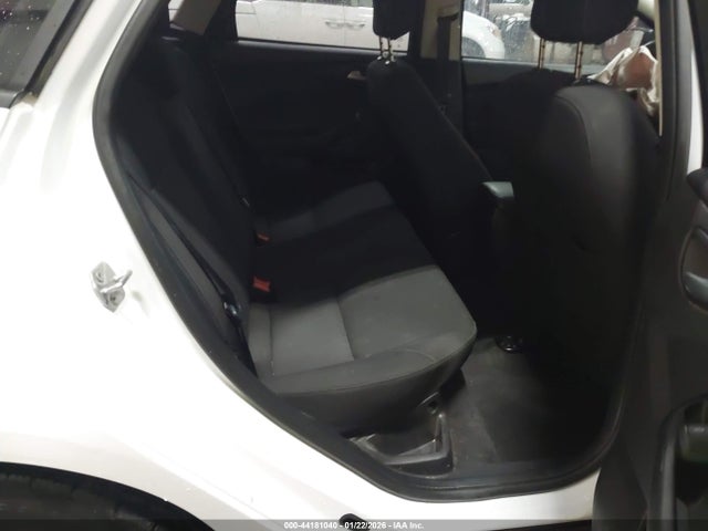 Ford FOCUS SE 2018 1FADP3F26JL324180 Image 8