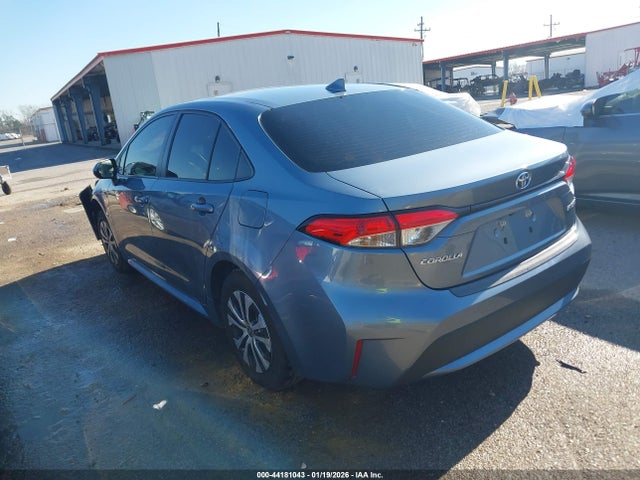 Toyota Corolla Hybrid Le 2021 JTDEAMDE4MJ006366 Image 3