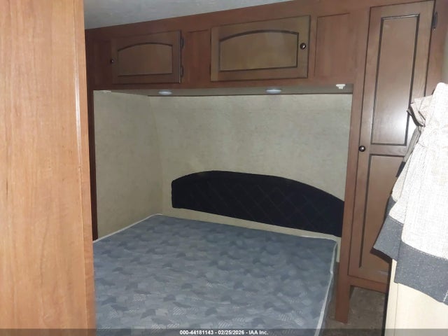 1SE200R22EF001743 Layton Weekender