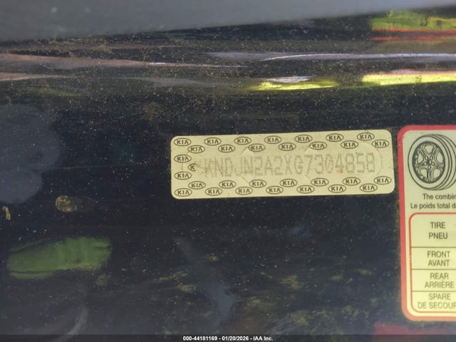 KNDJN2A2XG7304858 KIA Soul