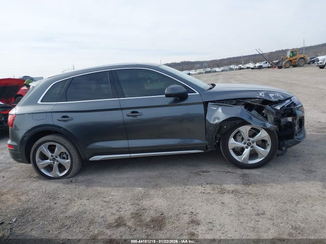 Продаж на аукціоні авто 2023 Audi Q5 Premium Plus 45 Tfsi S Line Quattro, vin: WA1EAAFY4P2007922, номер лоту: 44181219