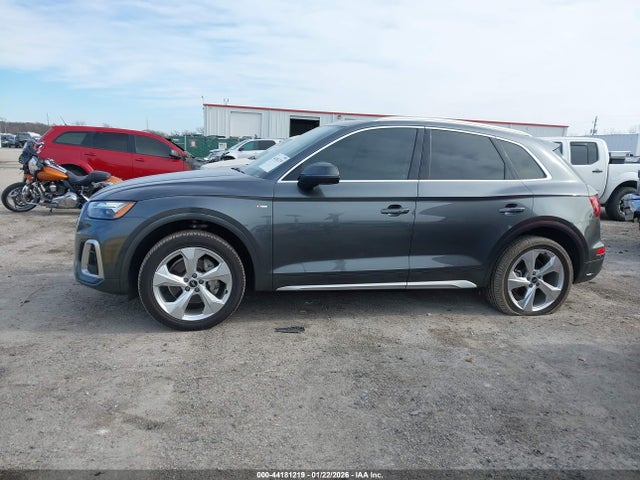 Продаж на аукціоні авто 2023 Audi Q5 Premium Plus 45 Tfsi S Line Quattro, vin: WA1EAAFY4P2007922, номер лоту: 44181219