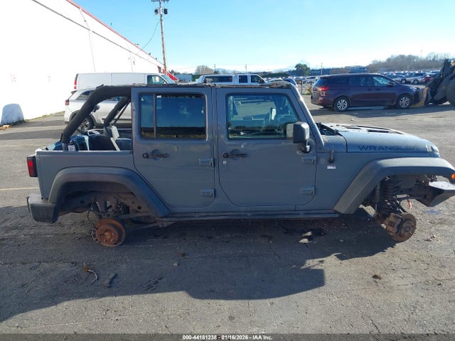 1C4BJWDGXEL129482 Jeep Wrangler Unlimited Sport