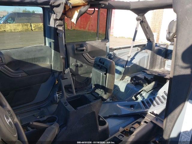 1C4BJWDGXEL129482 Jeep Wrangler Unlimited Sport