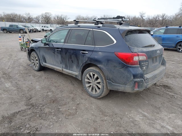 4S4BSATC2J3331673 Subaru Outback 2.5i Touring
