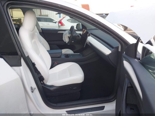 2023 TESLA MODEL Y 7SAYGAEE3PF640307 Photo 4