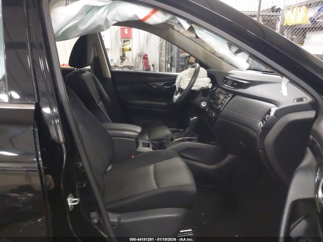 JN8AT2MV7HW007988 Nissan ROGUE S
