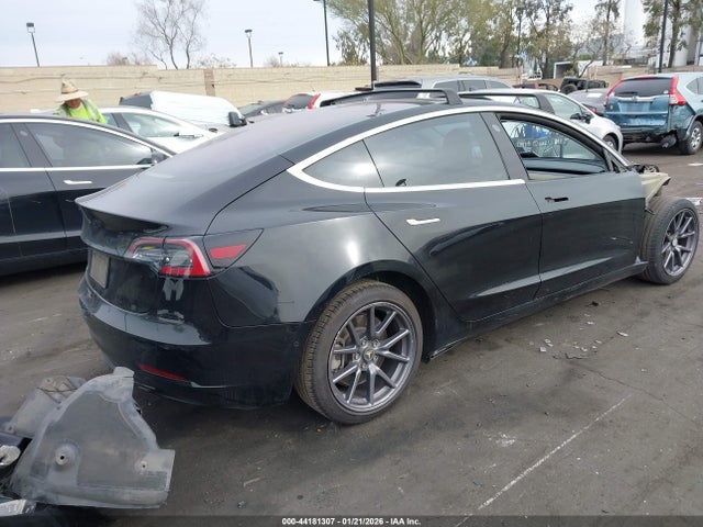 2019 TESLA MODEL 3 5YJ3E1EA7KF305697 Photo 3