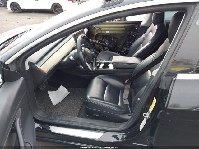 2019 TESLA MODEL 3 5YJ3E1EA7KF305697 Photo 4