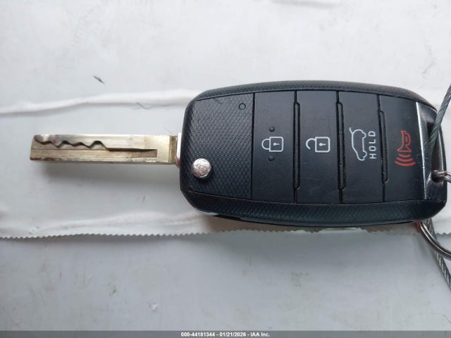 5XYPG4A55JG346391 KIA Sorento 3.3l Lx