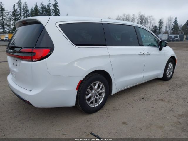 2024 CHRYSLER PACIFICA 2C4RC1BG4RR165468 Photo 3
