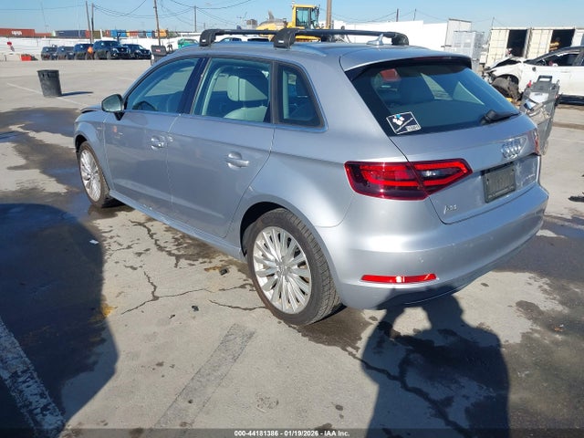 2016 AUDI A3 E-TRON WAUTPBFF4GA107053 Photo 2