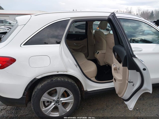 WDC0G4KB7JV015417 Mercedes-Benz Glc 300 4matic