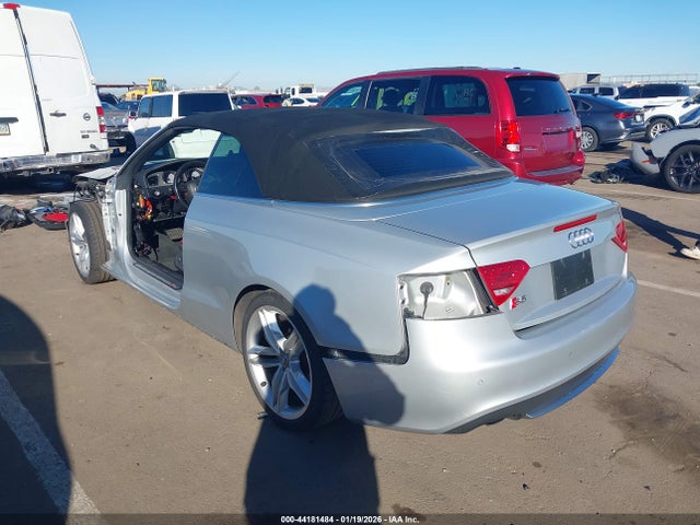 2010 AUDI S5 WAUVGAFH5AN009802 Photo 2