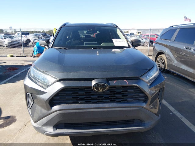 2020 Toyota Rav4 Le მანქანა იყიდება აუქციონზე, vin: 2T3H1RFV0LC064886, აუქციონის ნომერი: 44181493