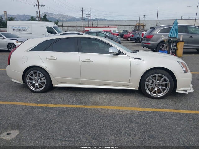 Продаж на аукціоні авто 2013 Cadillac Cts-v, vin: 1G6DV8EP6D0112673, номер лоту: 44181525