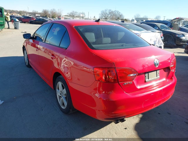 44181538 :رقم المزاد ، 3VWLL7AJ9BM117710 vin ، 2011 Volkswagen Jetta 2.0l Tdi مزاد بيع
